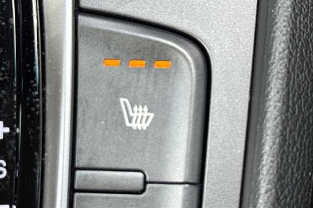 Hyundai KONA 1.6 h-GDi Premium SUV 5dr Petrol Hybrid DCT Euro 6 (s/s) (141 ps) White