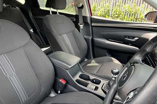 Hyundai TUCSON 1.6 T-GDi Premium SUV 5dr Petrol Manual Euro 6 (s/s) (150 ps) Red