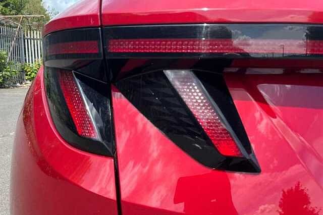 Hyundai TUCSON 1.6 T-GDi Premium SUV 5dr Petrol Manual Euro 6 (s/s) (150 ps) Red