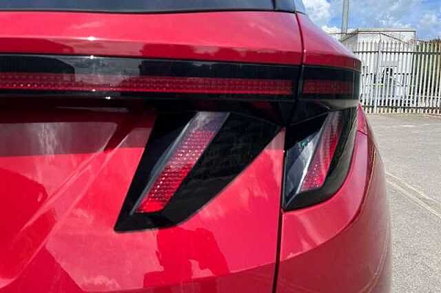 Hyundai TUCSON 1.6 T-GDi Premium SUV 5dr Petrol Manual Euro 6 (s/s) (150 ps) Red