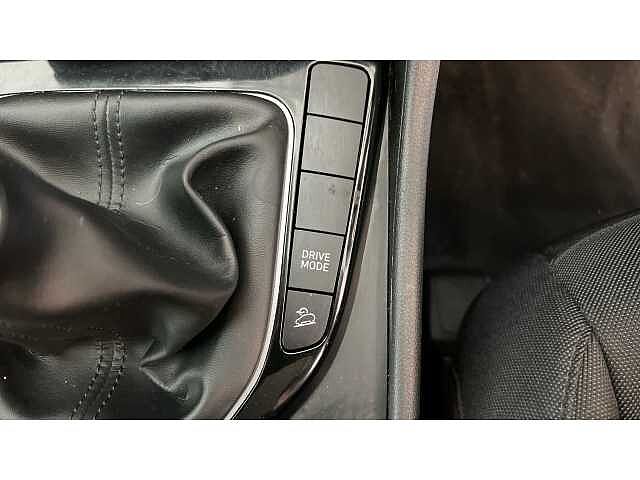 Hyundai TUCSON TUCSON 1.6 TGDi SE Connect 5dr 2WD WHITE