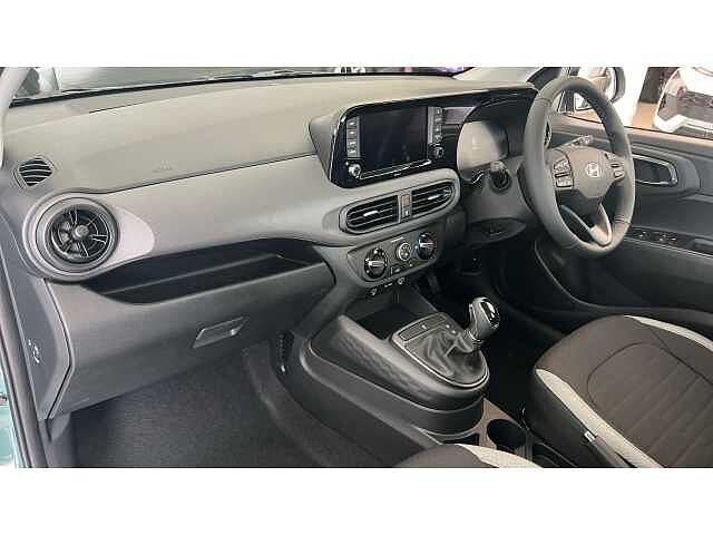 Hyundai I10 i10 5Dr HAT 1.0 MPi 63ps Advance NAV AU Mangrove Green