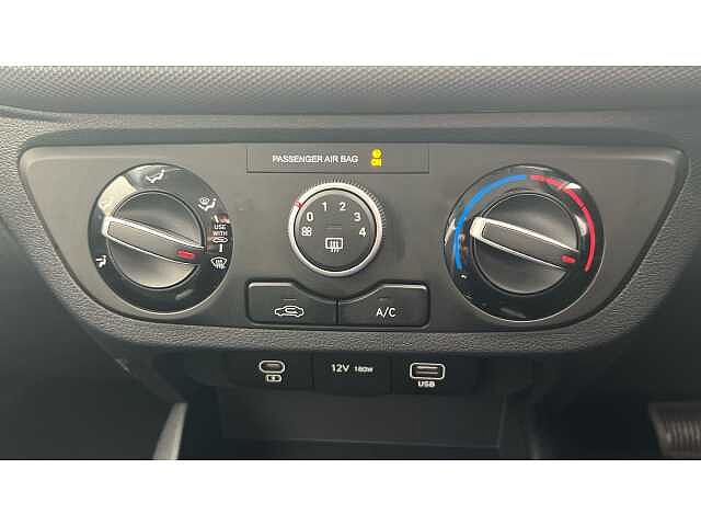 Hyundai I10 i10 5Dr HAT 1.0 MPi 63ps Advance NAV AU Mangrove Green