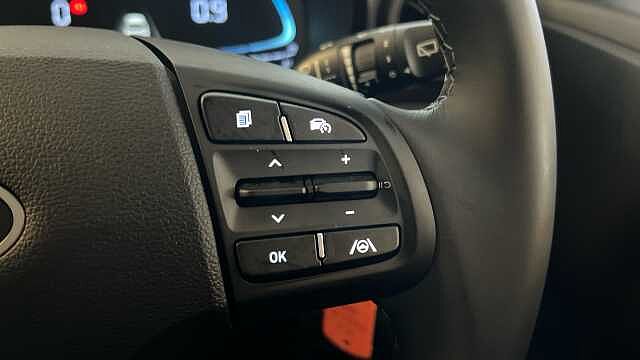 Hyundai I10 i10 5Dr HAT 1.0 MPi 63ps Advance NAV AU Dragon Red