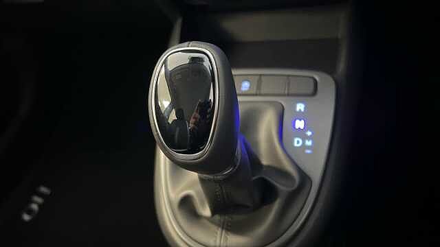 Hyundai I10 i10 5Dr HAT 1.0 MPi 63ps Advance NAV AU Dragon Red