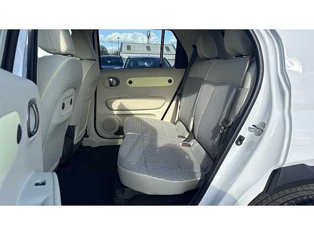 Hyundai INSTER INSTER 85kW 02 49kWh 5dr Auto Atlas White