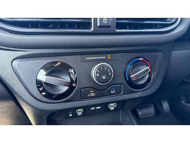 Hyundai I10 i10 5Dr HAT 1.0 MPi 67ps Advance Plus Pack AU Vibrant Blue