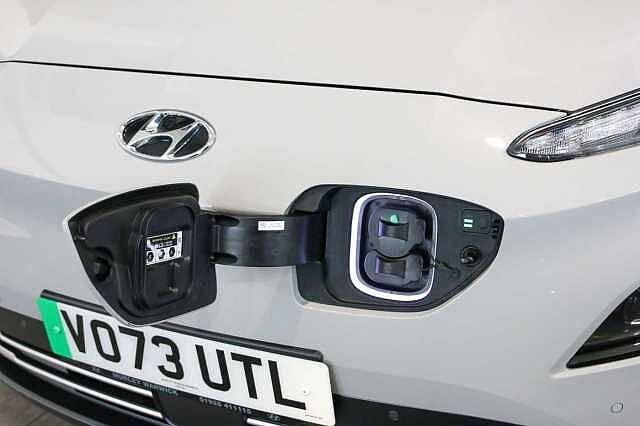 Hyundai Kona Electric SUV E (204ps) Premium 64kWh 7kW OBC