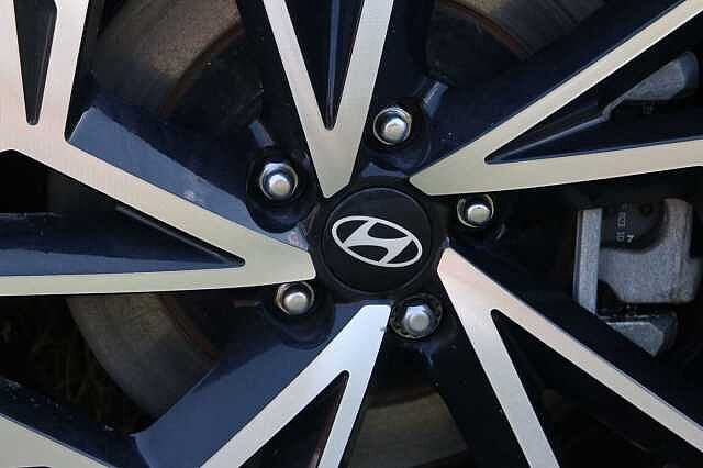 Hyundai IONIQ 6 E (325ps) Ultimate 77kWh (Dual Motor) AWD