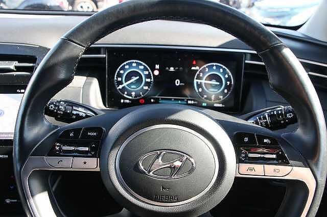 Hyundai TUCSON 1.6 TGDi 48V MHD Premium 5dr 2WD White
