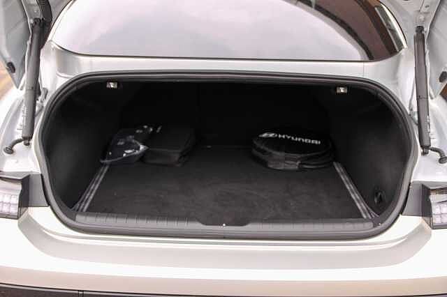 Hyundai IONIQ 6 E(325ps) First Edition 77kWh Dual MotorAWD