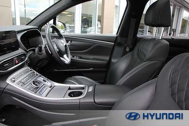 Hyundai SANTA FE 1.6 TGDi Hybrid Ultimate 5dr 4WD Auto Typhoon Silver