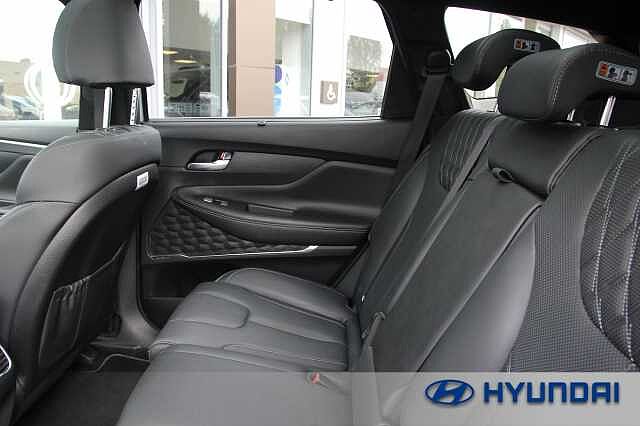 Hyundai SANTA FE 1.6 TGDi Hybrid Ultimate 5dr 4WD Auto Typhoon Silver