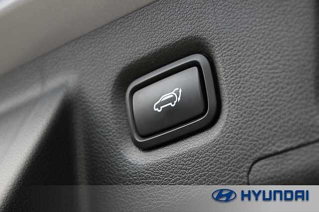 Hyundai SANTA FE 1.6 TGDi Hybrid Ultimate 5dr 4WD Auto Typhoon Silver