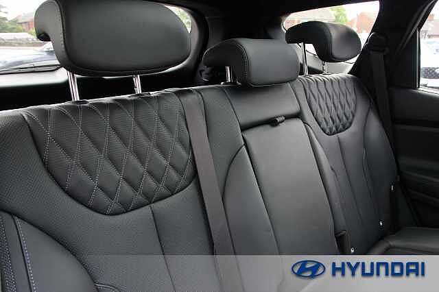 Hyundai SANTA FE 1.6 TGDi Hybrid Ultimate 5dr 4WD Auto Typhoon Silver