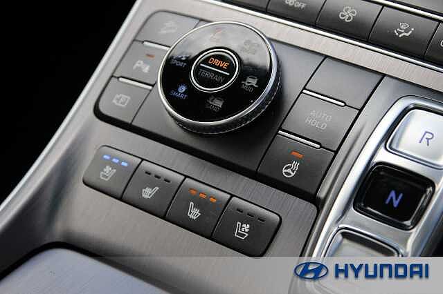 Hyundai SANTA FE 1.6 TGDi Hybrid Ultimate 5dr 4WD Auto Typhoon Silver