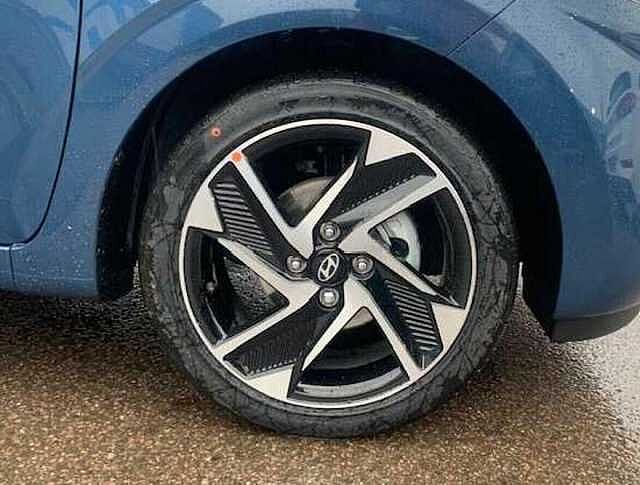 Hyundai i10 Premium [Nav] 1.2 MPi (79ps)