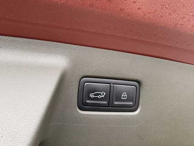 Hyundai SANTA FE Ultimate Plug-in Hybrid 1.6 T-GDi PHEV 4WD (253ps)