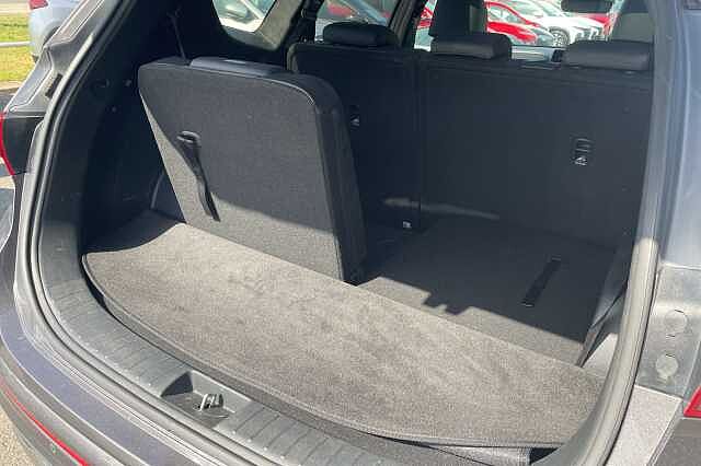 Hyundai SANTA FE Ultimate Hybrid + Tech Pack 1.6 T-GDi HEV (230ps) Magnetic Force