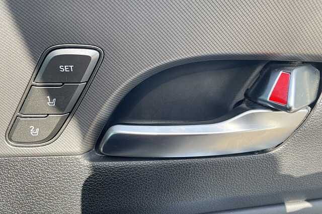Hyundai SANTA FE Ultimate Hybrid + Tech Pack 1.6 T-GDi HEV (230ps) Magnetic Force
