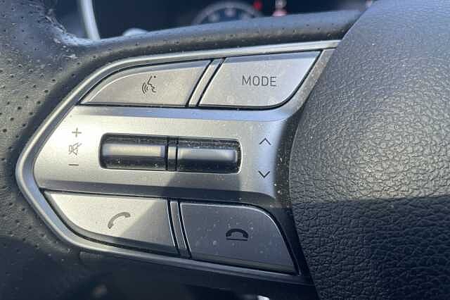 Hyundai SANTA FE Ultimate Hybrid + Tech Pack 1.6 T-GDi HEV (230ps) Magnetic Force