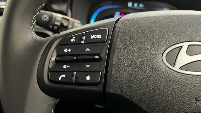 Hyundai I10 1.0 Advance Hatchback 5dr Petrol Auto Euro 6 (s/s) (63 ps) DRAGON RED