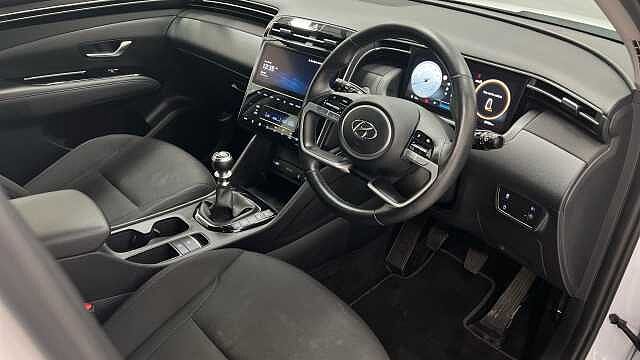 Hyundai TUCSON 1.6 T-GDi Premium SUV 5dr Petrol Manual Euro 6 (s/s) (150 ps) White
