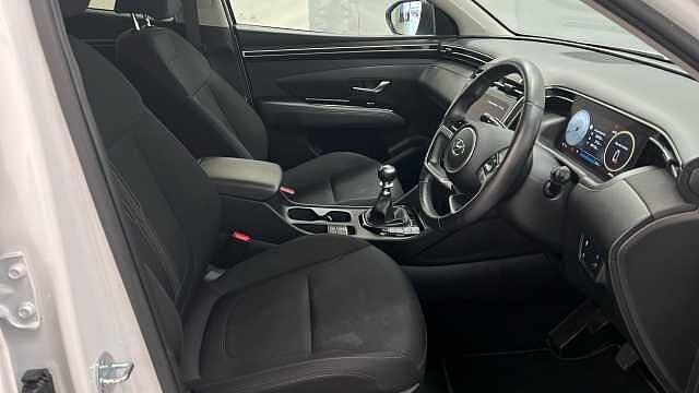 Hyundai TUCSON 1.6 T-GDi Premium SUV 5dr Petrol Manual Euro 6 (s/s) (150 ps) White