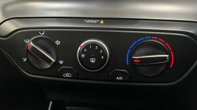 Hyundai I20 1.0 T-GDi Advance Hatchback 5dr Petrol DCT Euro 6 (s/s) (100 ps) Phantom Black