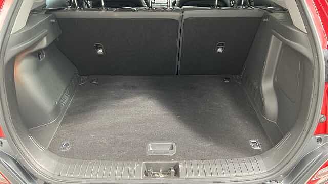 Hyundai KONA 64kWh Premium SE SUV 5dr Electric Auto (7kW Charger) (204 ps) Red