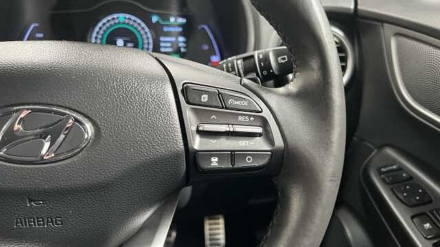 Hyundai KONA 64kWh Premium SE SUV 5dr Electric Auto (7kW Charger) (204 ps) Red