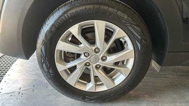 Hyundai TUCSON 1.6 CRDi MHEV SE Nav SUV 5dr Diesel Hybrid Manual Euro 6 (s/s) (115 ps) Phantom Black