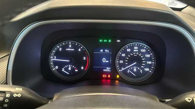 Hyundai TUCSON 1.6 CRDi MHEV SE Nav SUV 5dr Diesel Hybrid Manual Euro 6 (s/s) (115 ps) Phantom Black
