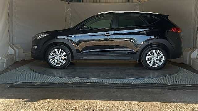 Hyundai TUCSON 1.6 CRDi MHEV SE Nav SUV 5dr Diesel Hybrid Manual Euro 6 (s/s) (115 ps) Phantom Black
