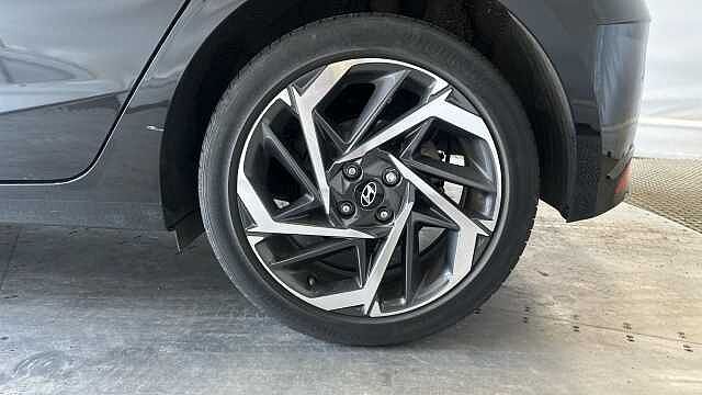Hyundai I20 1.0 T-GDi MHEV Premium Hatchback 5dr Petrol Hybrid Manual Euro 6 (s/s) (100 ps) Black