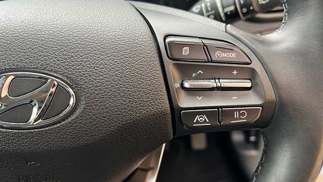 Hyundai I30 1.0 T-GDi MHEV SE Connect Hatchback 5dr Petrol Hybrid Manual Euro 6 (s/s) (120 p Serenity White