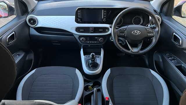 Hyundai I10 1.2 Premium Hatchback 5dr Petrol Auto Euro 6 (s/s) (84 ps) Dragon Red