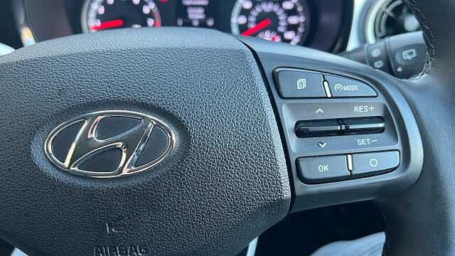 Hyundai I10 1.2 Premium Hatchback 5dr Petrol Auto Euro 6 (s/s) (84 ps) Dragon Red