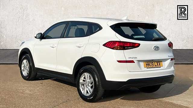 Hyundai TUCSON 1.6 GDi S Connect SUV 5dr Petrol Manual Euro 6 (s/s) (132 ps) Polar White