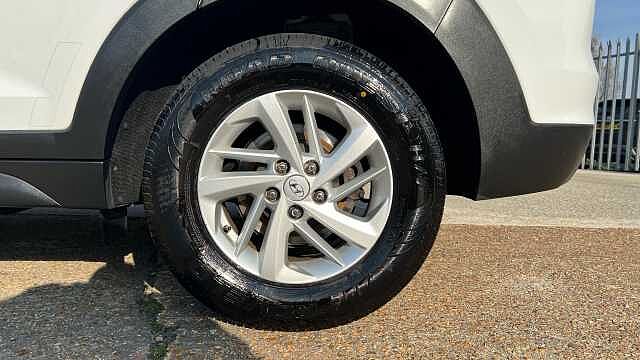 Hyundai TUCSON 1.6 GDi S Connect SUV 5dr Petrol Manual Euro 6 (s/s) (132 ps) Polar White
