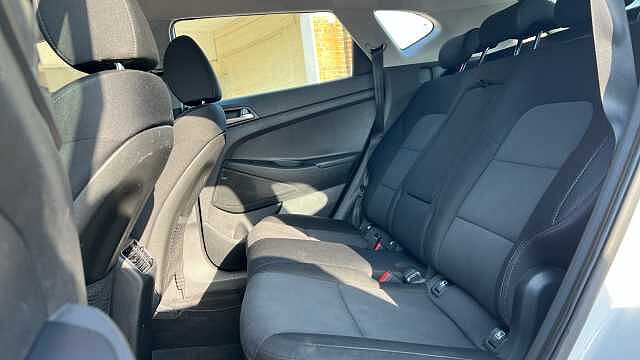 Hyundai TUCSON 1.6 GDi S Connect SUV 5dr Petrol Manual Euro 6 (s/s) (132 ps) Polar White