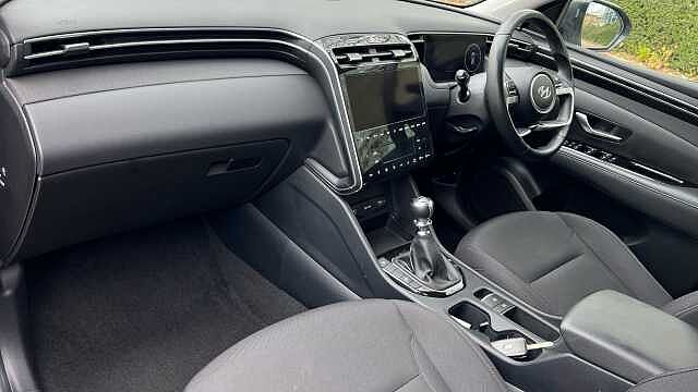 Hyundai TUCSON 1.6 T-GDi SE Connect SUV 5dr Petrol Manual Euro 6 (s/s) (150 ps) Atlas White