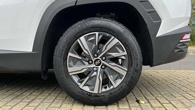 Hyundai TUCSON 1.6 T-GDi SE Connect SUV 5dr Petrol Manual Euro 6 (s/s) (150 ps) Atlas White