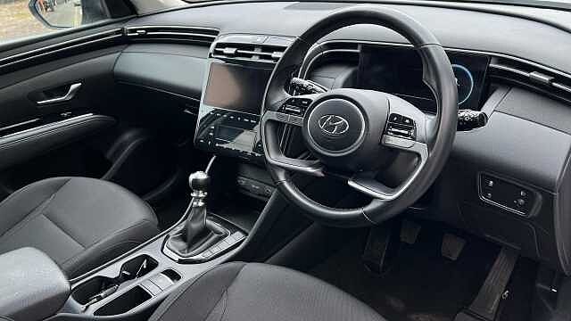 Hyundai TUCSON 1.6 T-GDi SE Connect SUV 5dr Petrol Manual Euro 6 (s/s) (150 ps) Atlas White