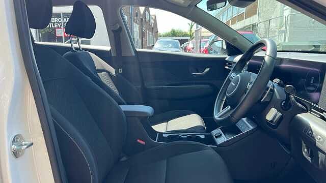 Hyundai KONA 1.6 h-GDi Advance SUV 5dr Petrol Hybrid DCT Euro 6 (s/s) (129 ps) White