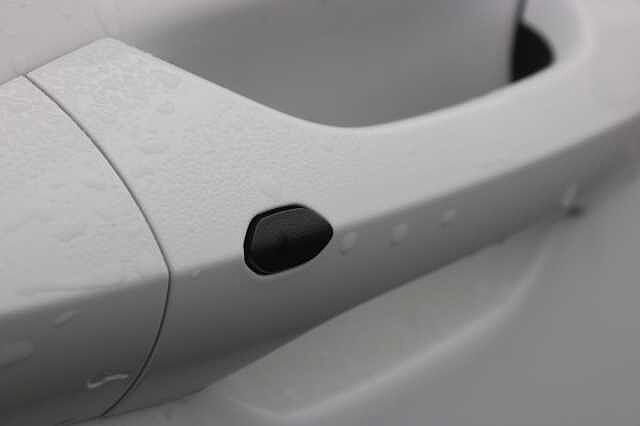 Hyundai KONA 48.4kWh Advance Auto 5dr