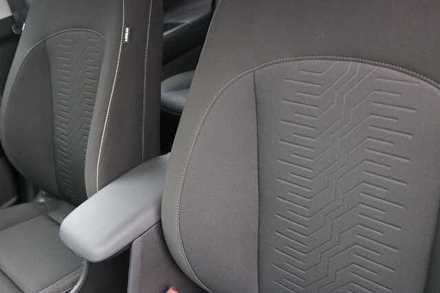 Hyundai KONA 48.4kWh Advance Auto 5dr