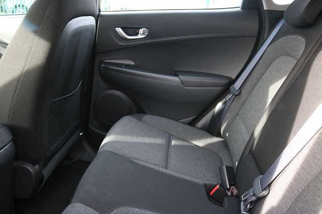 Hyundai KONA 39kWh SE Connect Auto 5dr (10.5kW Charger)