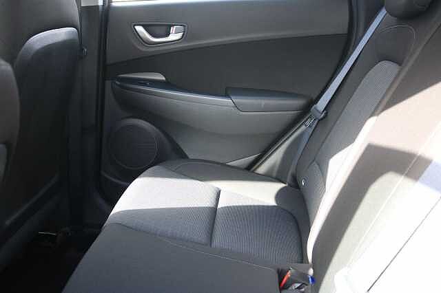 Hyundai KONA 1.6 h-GDi SE Connect DCT Euro 6 (s/s) 5dr Black