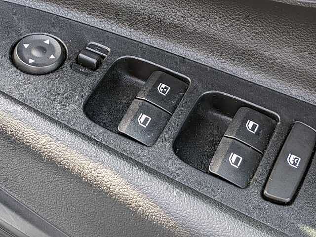 Hyundai I20 1.0T GDi 48V MHD SE Connect 5dr White